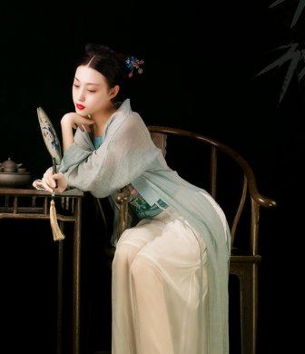 簡潔中式麻紗漢服，開衫披風(fēng)褙子漢服圖片