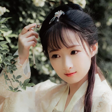 小清新白衣女子頭像，唯美古風(fēng)真人頭像