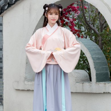 玉兔圖案傳統(tǒng)漢服，改良交領襖裙襦裙?jié)h服