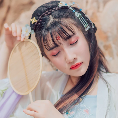 飄逸帶團扇小清新頭像，唯美古風女子真人頭像