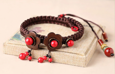 木質(zhì)花朵紅色鎖骨鏈?zhǔn)止赓|(zhì)項鏈?zhǔn)罪? / data-t4B0=