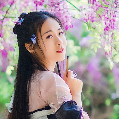 高貴氣質(zhì)紫藤女生頭像，唯美古風(fēng)真人頭像