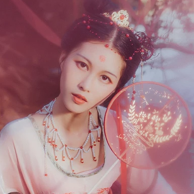 嬌艷彼岸花女子頭像，唯美古風(fēng)真人頭像