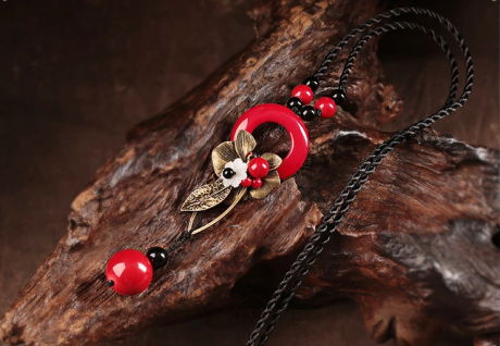 紅艷復(fù)古的毛衣鏈時(shí)尚項(xiàng)鏈?zhǔn)罪? / data-nbSZ=