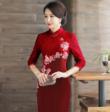 繡花蕾絲金絲絨長款旗袍，中袖優(yōu)雅旗袍