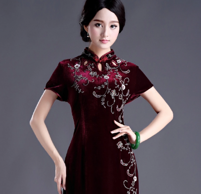 金絲絨長款旗袍，手工釘珠修身旗袍