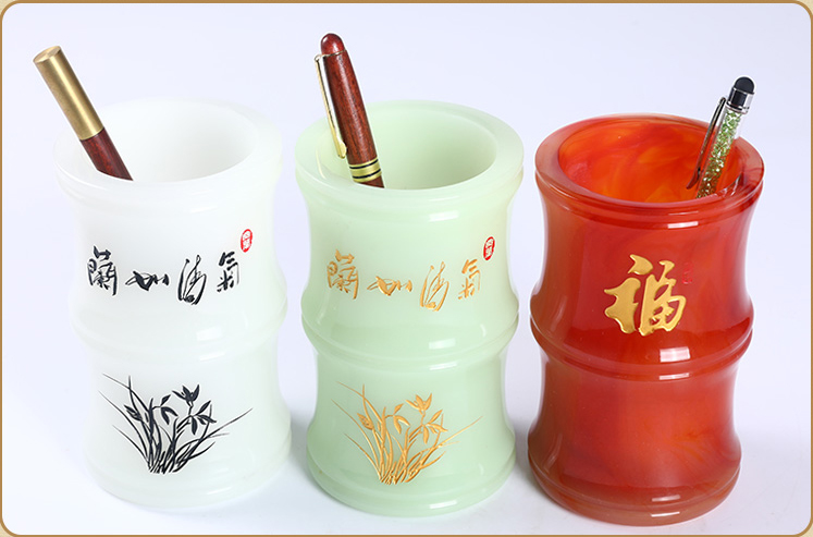三色福連文苑氣清如蘭玉石筆筒