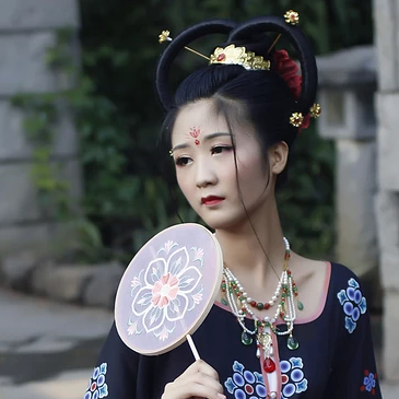 妖艷冷漠的女生頭像，唯美古風(fēng)真人女子頭像