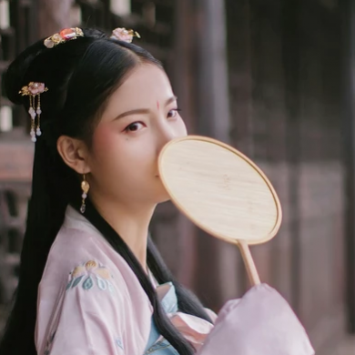 清新唯美帶團(tuán)扇女生頭像，古風(fēng)真人頭像