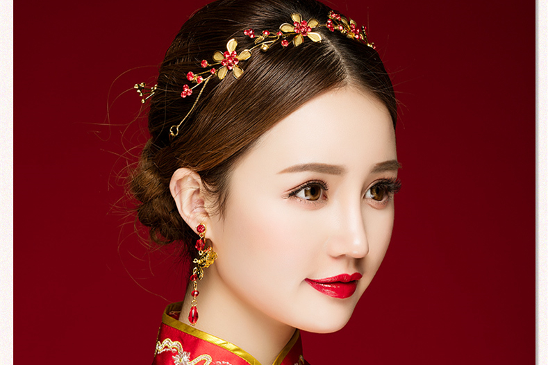 小巧中式敬酒禮服頭飾，金與紅水晶的搭配