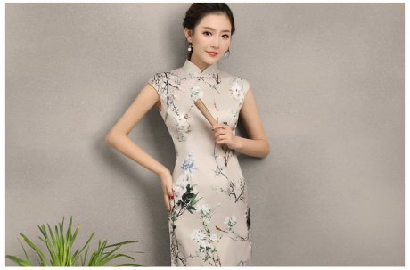 杏色曉鶴印花旗袍，時(shí)尚淡雅旗袍裙