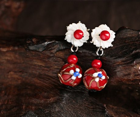 福連文苑貝殼花朵紅琉璃耳釘復(fù)古風(fēng)耳環(huán)