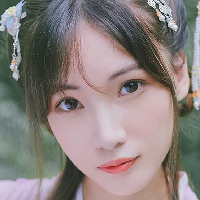 淡紫色帶團扇女子頭像，唯美古風(fēng)真人頭像