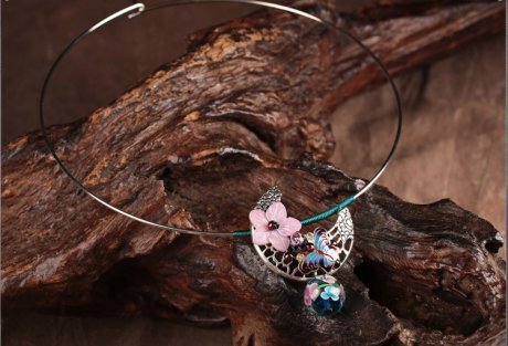 民族風(fēng)項(xiàng)圈月牙吊墜復(fù)古項(xiàng)鏈?zhǔn)罪? / data-uI6W=