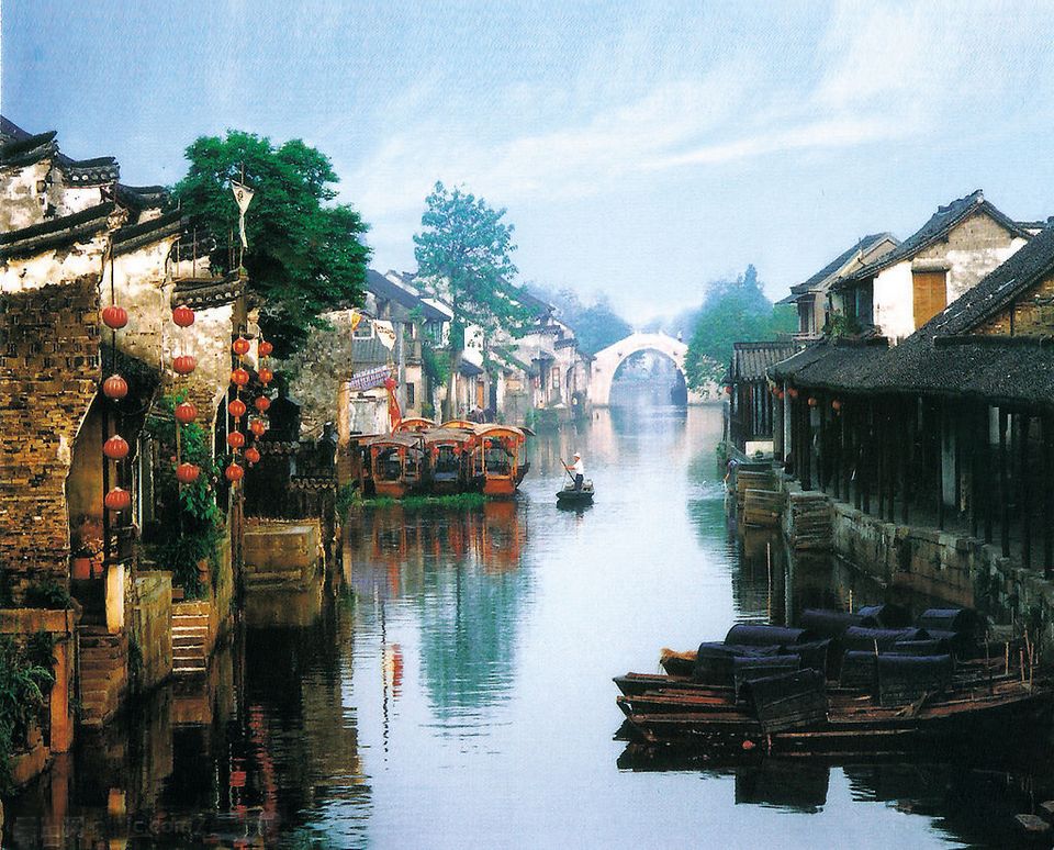 塘棲古鎮(zhèn)小茶姑娘，古鎮(zhèn)溪邊沐浴清風(fēng)滌蕩心靈