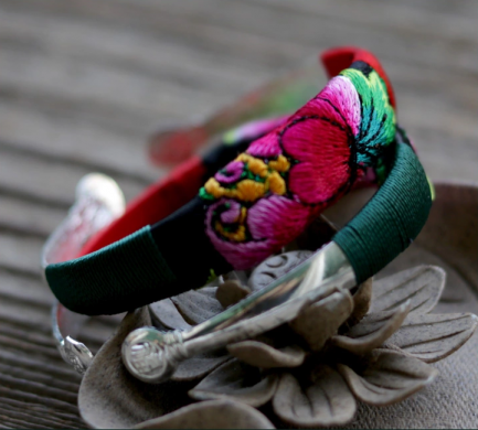 福連文苑云南苗銀繡花手鐲