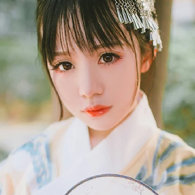 清新可愛帶團扇女生頭像，唯美古風(fēng)真人頭像