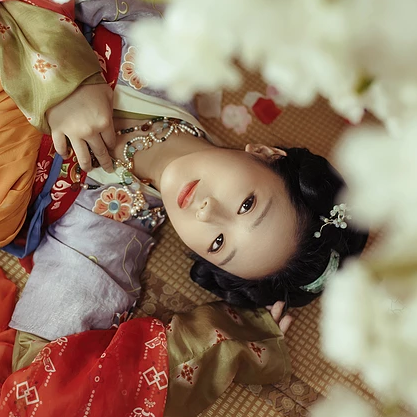 鄰家小女時尚福連文苑唯美古風(fēng)女子頭像