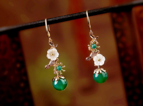 福連文苑金屬小鳥(niǎo)吊墜復(fù)古綠瑪瑙貝殼花耳環(huán)