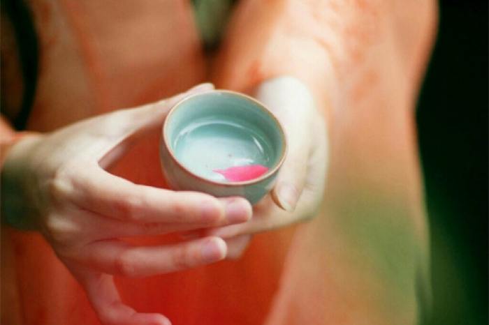 古風(fēng)女子纖纖玉手頭像，寧靜清幽女生頭像