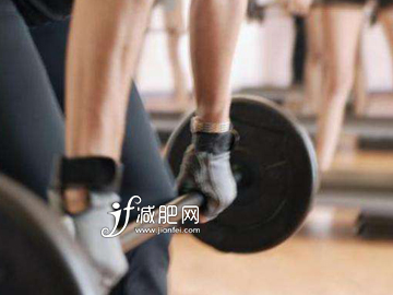 如何簡(jiǎn)單有效瘦背 杠鈴劃船