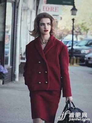 一雙很棒的運(yùn)動(dòng)鞋，陪你上下班！