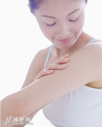 4個(gè)瘦手臂動(dòng)作 趕走蝴蝶袖