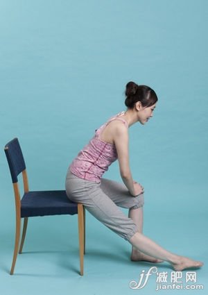 延展大腿后側(cè)