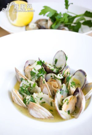 主菜選清蒸、白灼、清燉做法的菜式