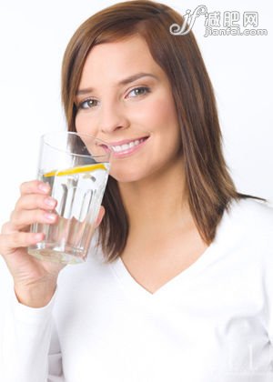 補(bǔ)充足夠的水分