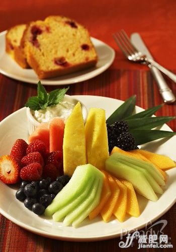 12個(gè)小動(dòng)作讓你邊看電視邊減肥