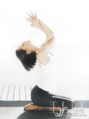 簡(jiǎn)單瑜伽動(dòng)作 告別小肚腩