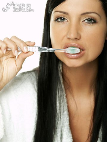 三餐飯后都刷牙