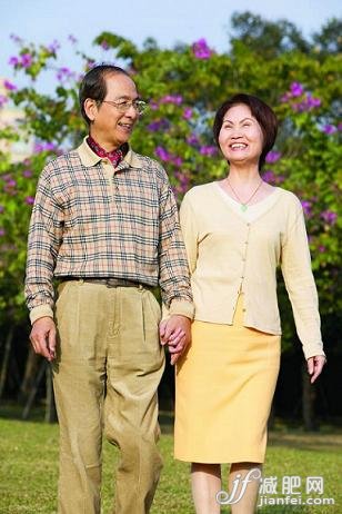 “中老年人減肥”學(xué)貓步