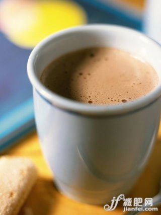 避免過度或不按規(guī)定時間服用麻黃屬植物和咖啡因