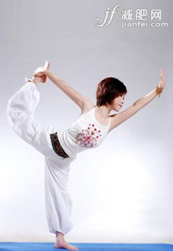 4個瑜伽動作速戰(zhàn)水腫小粗腿