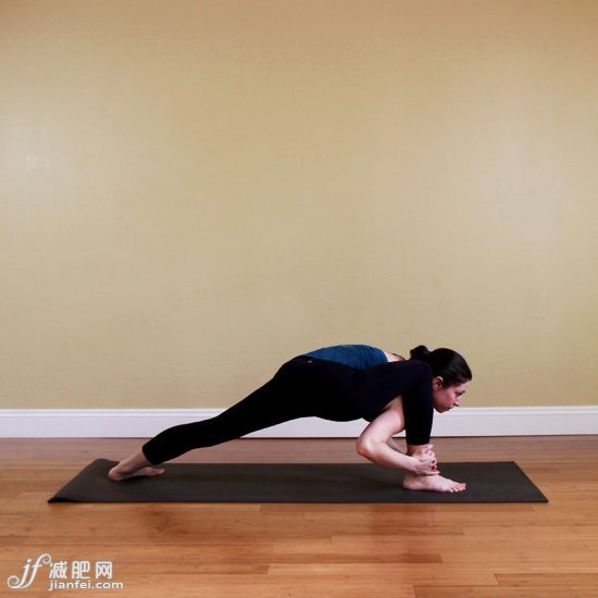 小腿肌肉發(fā)達(dá)的姑娘們:10個瑜伽動作瘦小腿