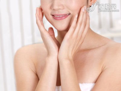 簡單小動作 輕松消腫變小V臉