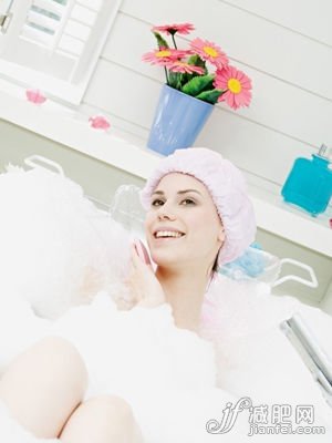 13：00，午餐。