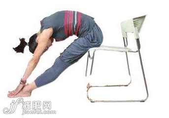 三步椅子瘦背操 逐級(jí)打造無(wú)暇美背