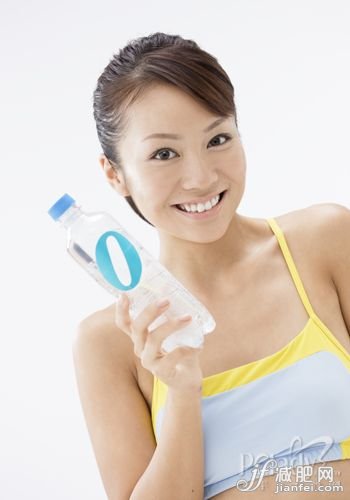 越運動越發(fā)胖？運動飲料需慎喝