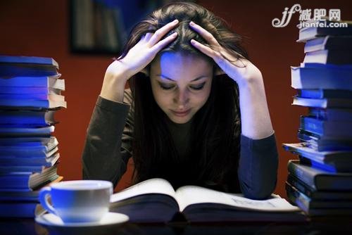 真的沒(méi)坑你！開(kāi)燈睡覺(jué)也能變胖子