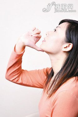 8式瘦臉瑜伽動(dòng)作 締造完美下額美人臉