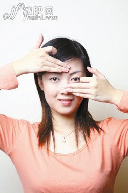 8式瘦臉瑜伽動(dòng)作 締造完美下額美人臉