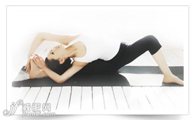 6招辦公室瑜伽減肥動(dòng)作,評(píng)尚網(wǎng)