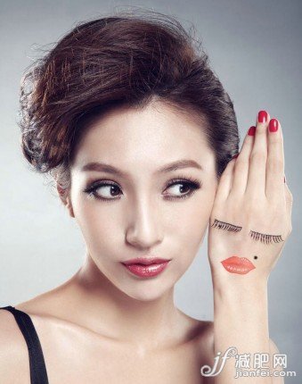 3套簡(jiǎn)單瘦臀操 練就誘人小翹臀 3套簡(jiǎn)單瘦臀操 練就誘人小翹臀