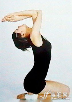 超簡(jiǎn)單1招瑜伽動(dòng)作 輕松瘦手臂