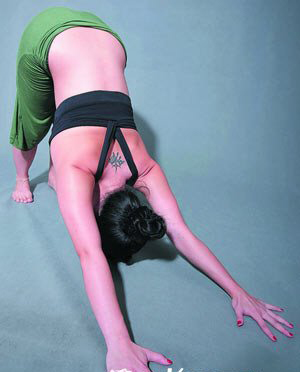 瘦背部的瑜伽動(dòng)作五