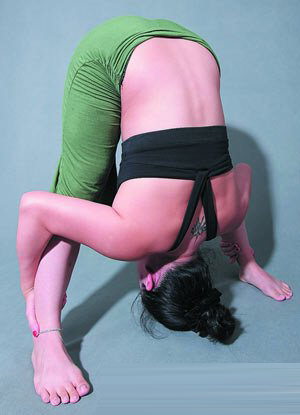 瘦背部的瑜伽動(dòng)作六