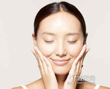 加快臉部的血液循環(huán)